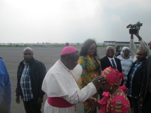 Mme Olive Lebe Kabila benis par le Mgr Théophile Kaboyi Évêque du Diocèse de Goma ce 17 janvier 2014